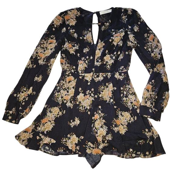 2/$30 ASTR the Label Blue Multicolored Floral Long-sleeved Shorts Romper Size XS - Picture 1 of 13